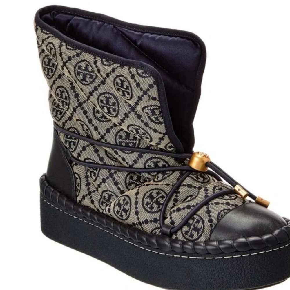 TORY BURCH
T MONOGRAM SLEEPING BAG BOOT /
JACQUARD / CALF LEATHER NAVY BLUE